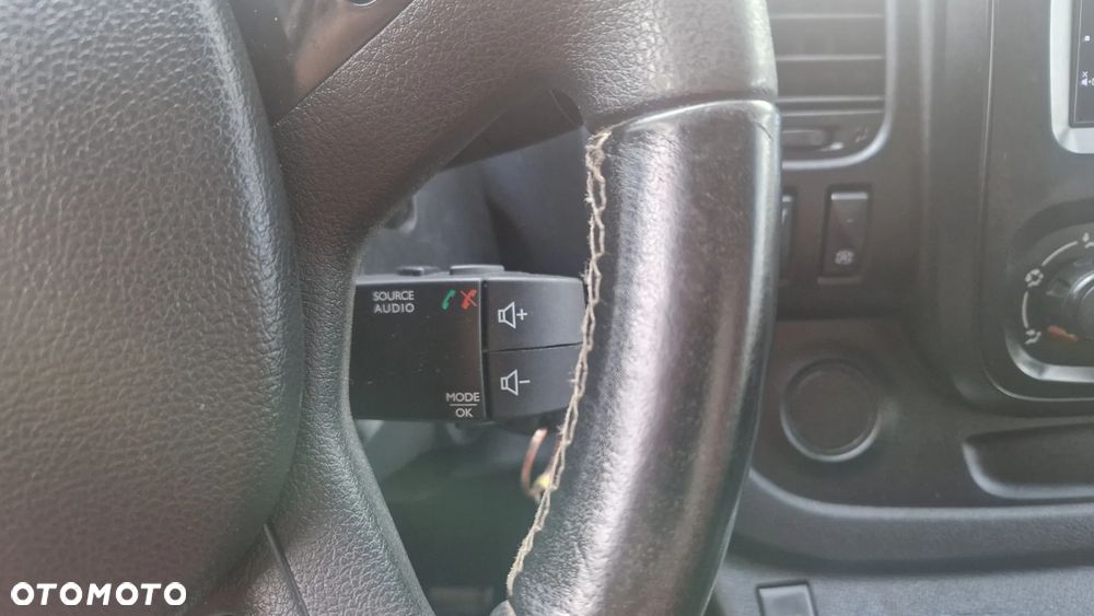 Opel VIVARO BITURBO 1.6 CDTI 145 KM kamera cofania - 16