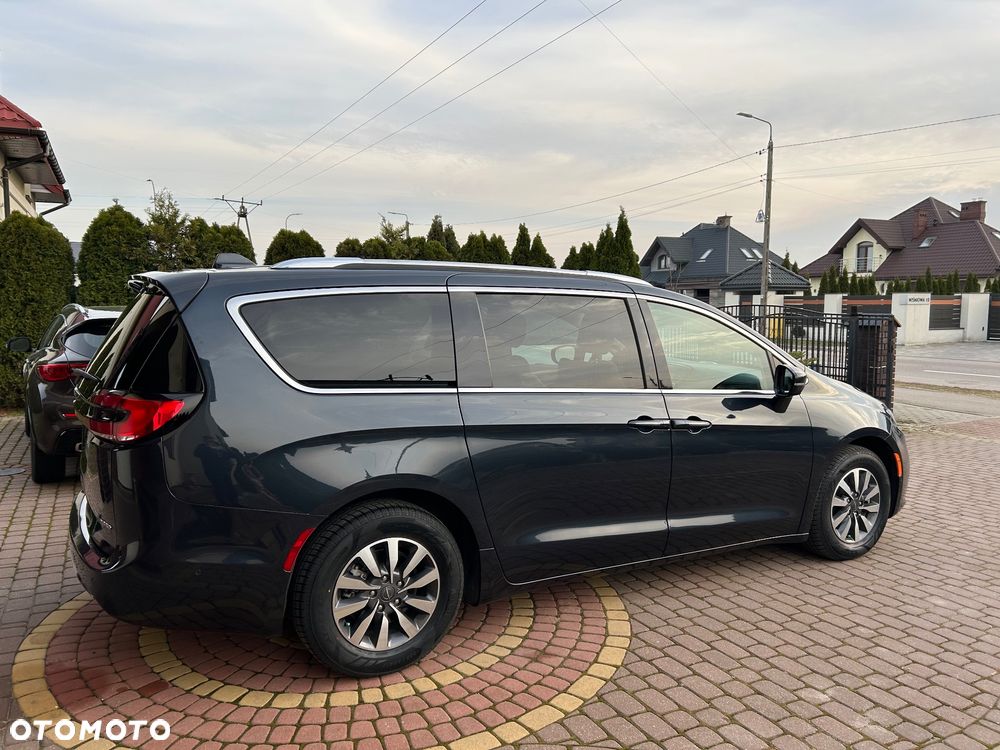 Chrysler Pacifica - 12