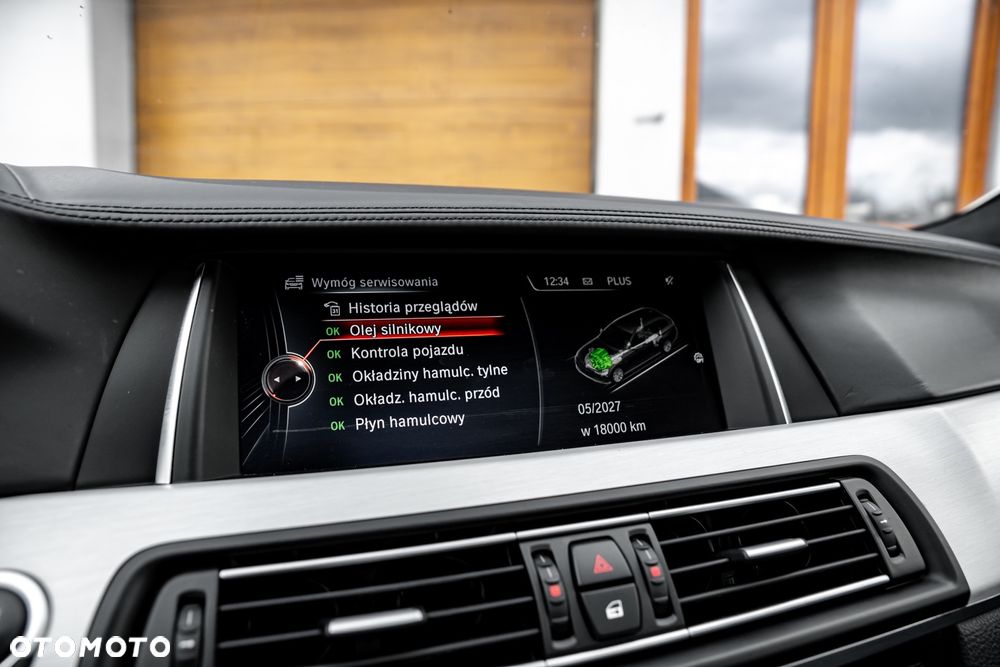 BMW Seria 5 M550d xDrive - 34