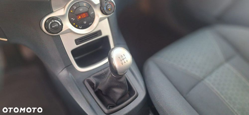 Ford Fiesta - 12