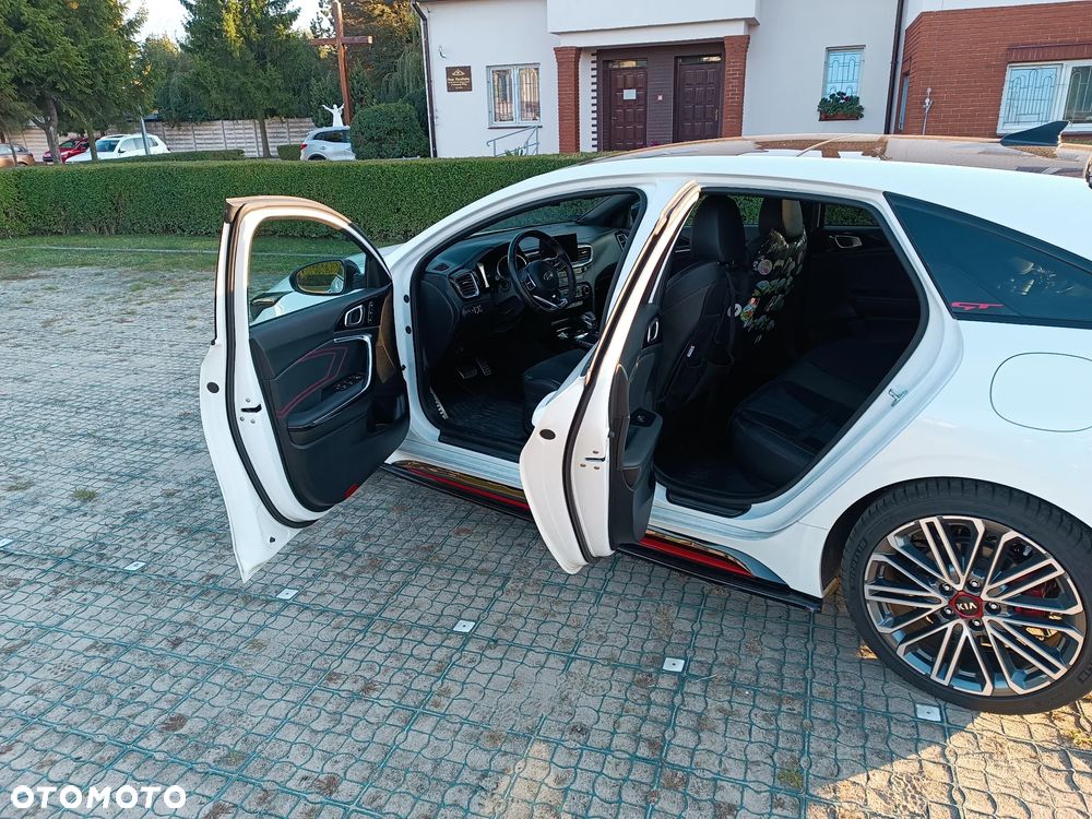 Kia ProCeed 1.6 T-GDI GT DCT - 17