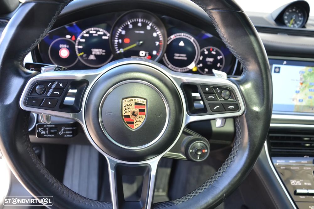 Porsche Panamera 4 E-Hybrid Platinum Edition com PDLS - 30