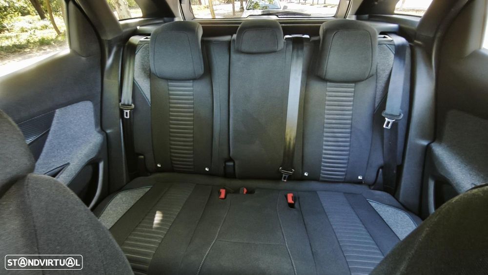 Peugeot 3008 1.6 Hybrid Allure Pack e-EAT8 - 34