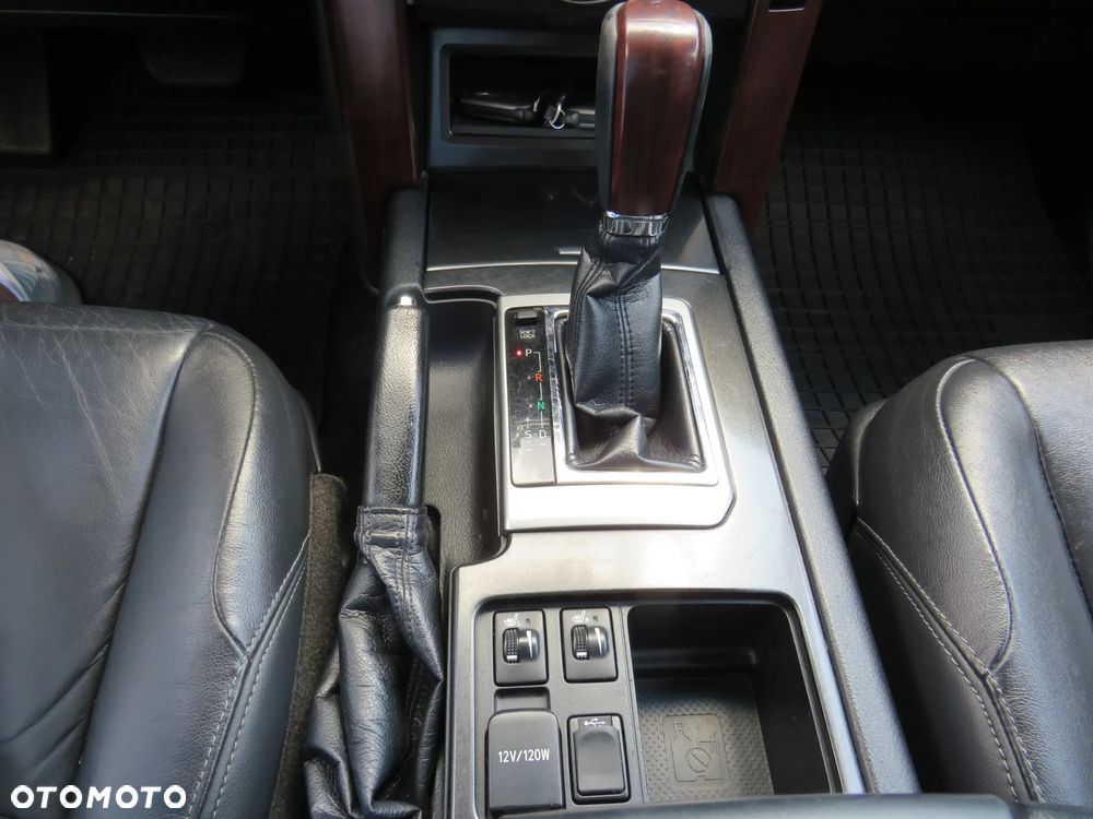 Toyota Land Cruiser LC 2.8 D-4D Invincible - 26