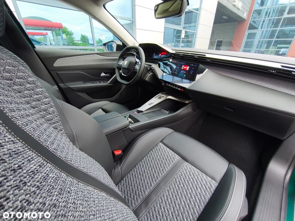 Peugeot 308 1.2 mHEV Allure S&S e-DCS6 - 18