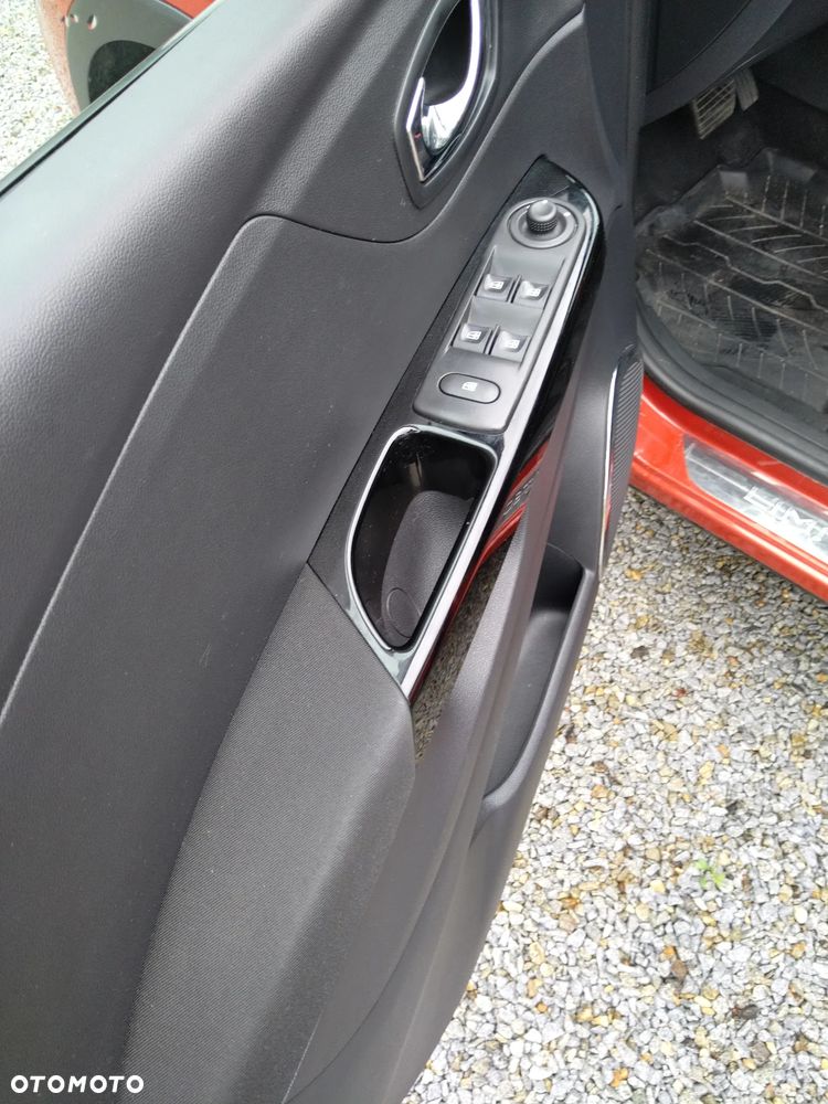 Renault Captur 1.2 Energy TCe Limited EDC - 11