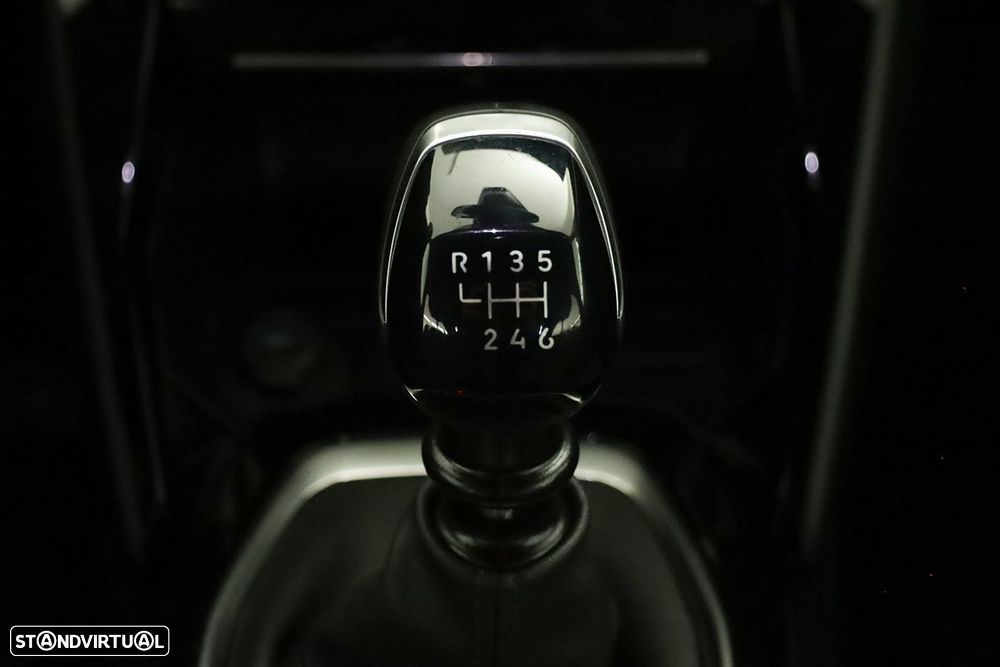 Peugeot 2008 1.2 PureTech Allure - 15