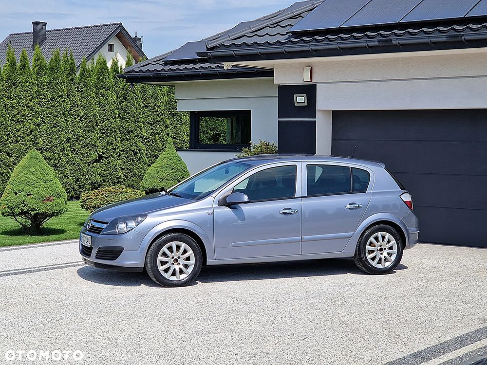 Opel Astra 1.6 Essentia - 1