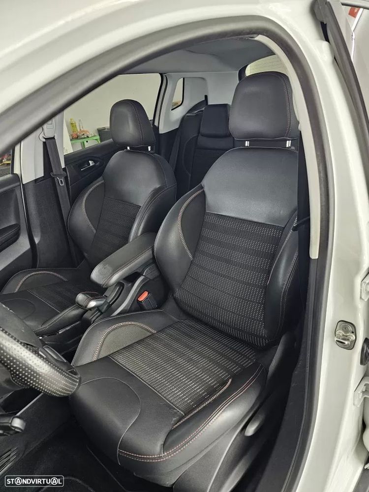 Peugeot 2008 1.2 PureTech GT Line EAT6 - 23