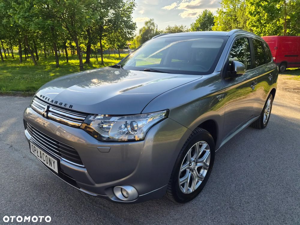 Mitsubishi Outlander - 1