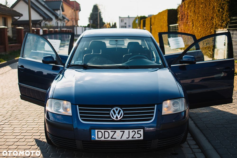 Volkswagen Passat 1.6 Exclusive - 1