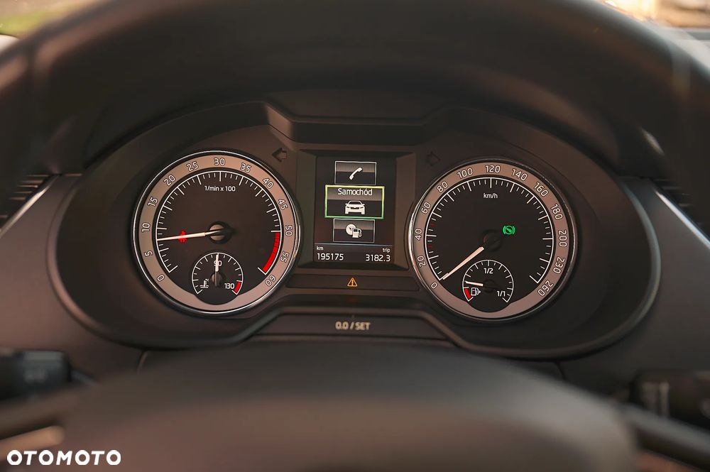 Skoda Octavia 1.6 TDI DSG Ambition - 36