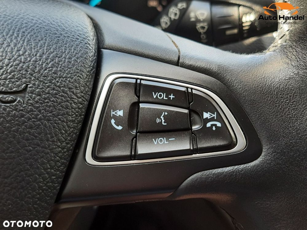 Ford Kuga 1.5 EcoBoost 2x4 Titanium - 24