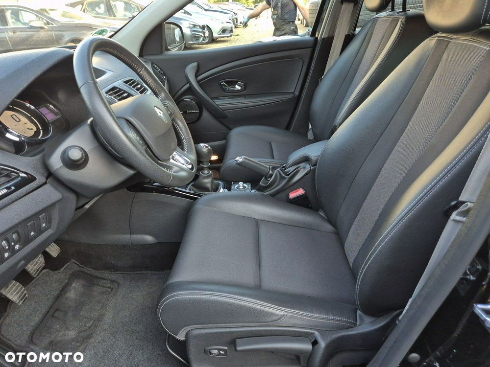 Renault Megane ENERGY TCe 130 BOSE EDITION - 14