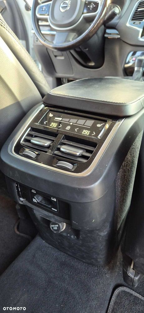 Volvo XC 90 - 7