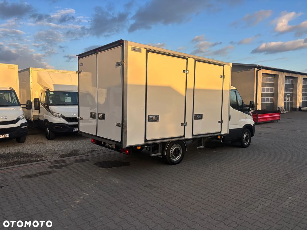 Iveco DAILY 35S14,35S15,35S16,35S17,KILKA SZTUK IZOTERMY CHLODNIE PODWOZIA DO ZABUDOWY KIPRY WYWROTKI KILKANASCIE SZTUK - 4