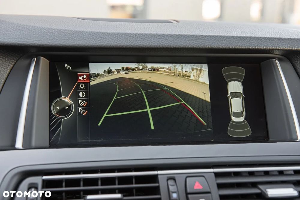 BMW Seria 5 525d Sport-Aut Luxury Line - 20