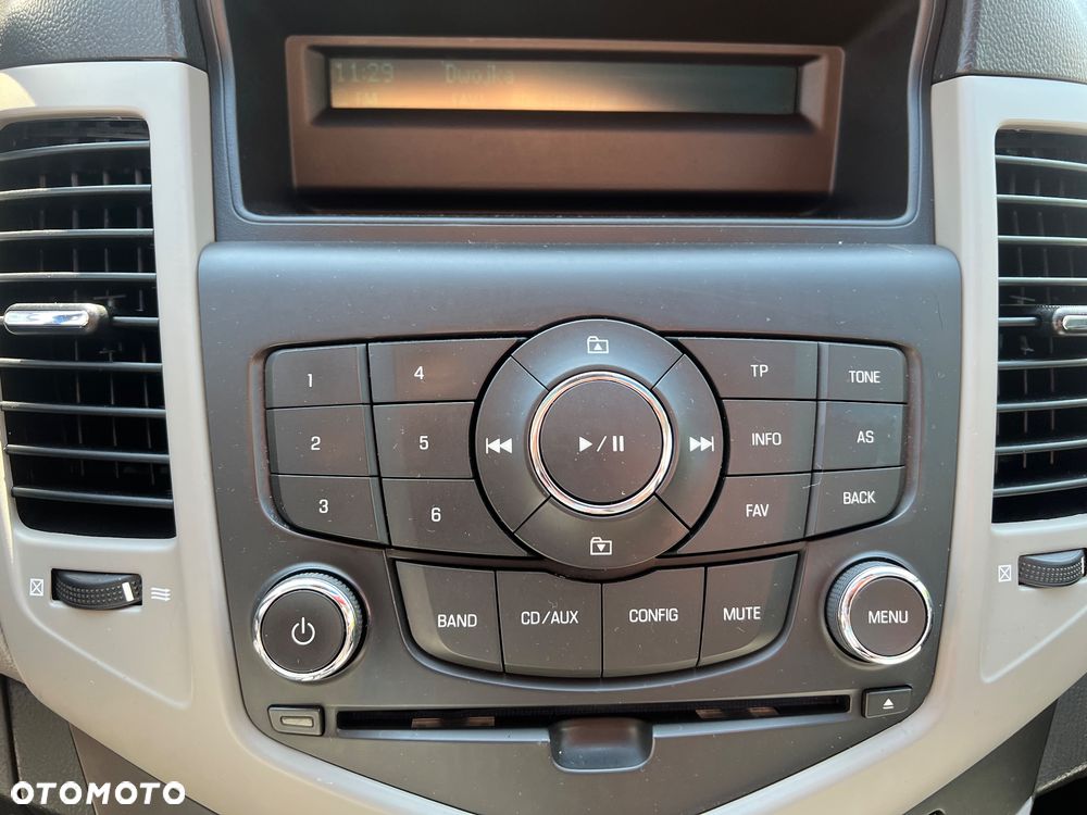 Chevrolet Cruze 1.6 LS - 15