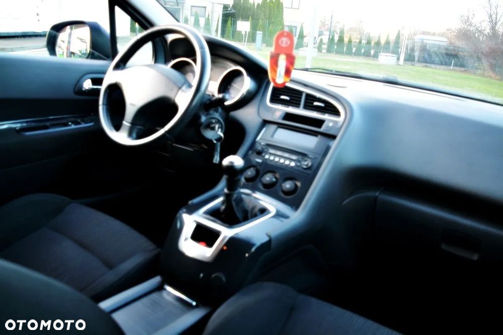 Peugeot 5008 1.6 Access 7os - 17