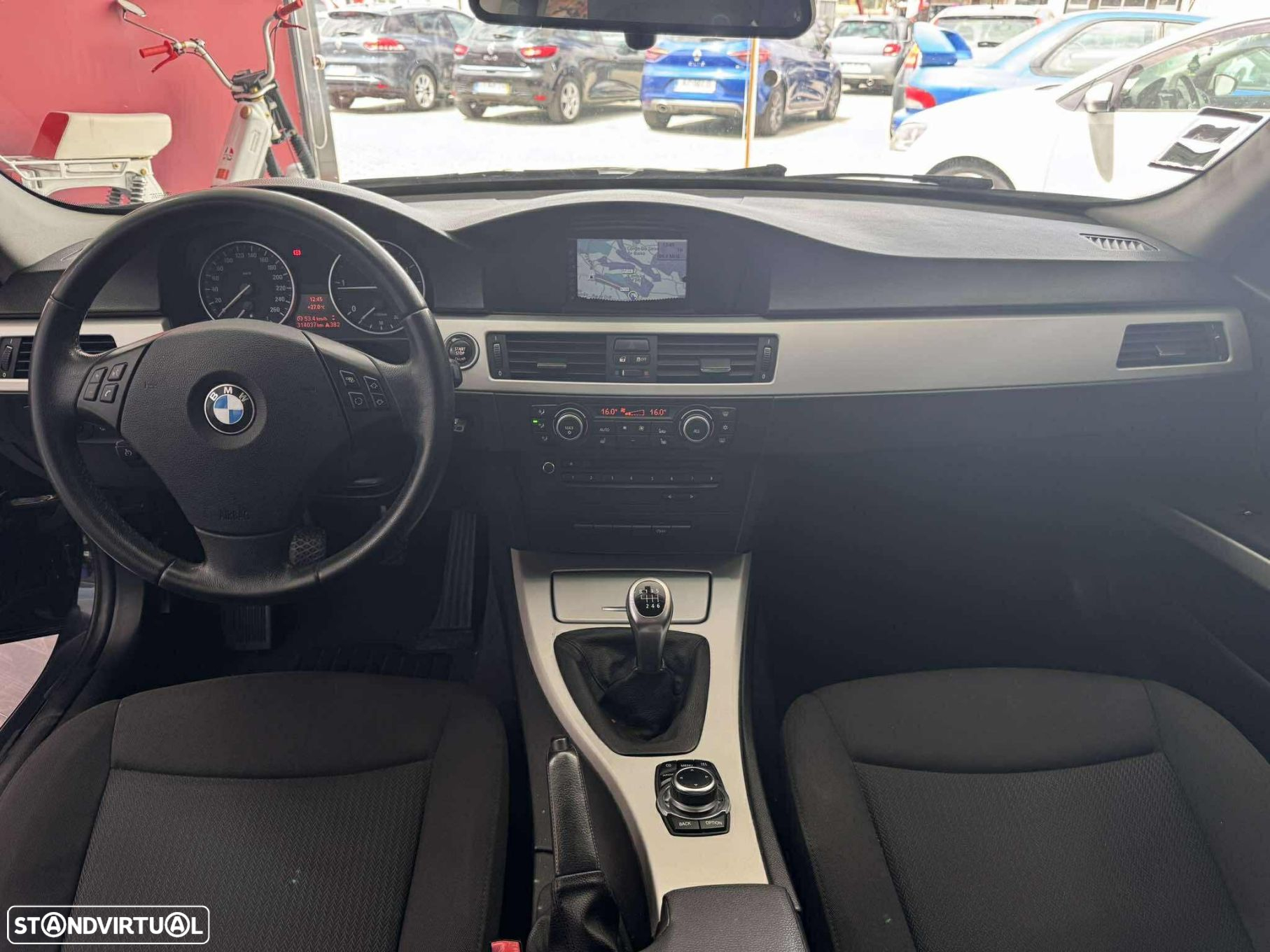 BMW 318 d Touring - 15