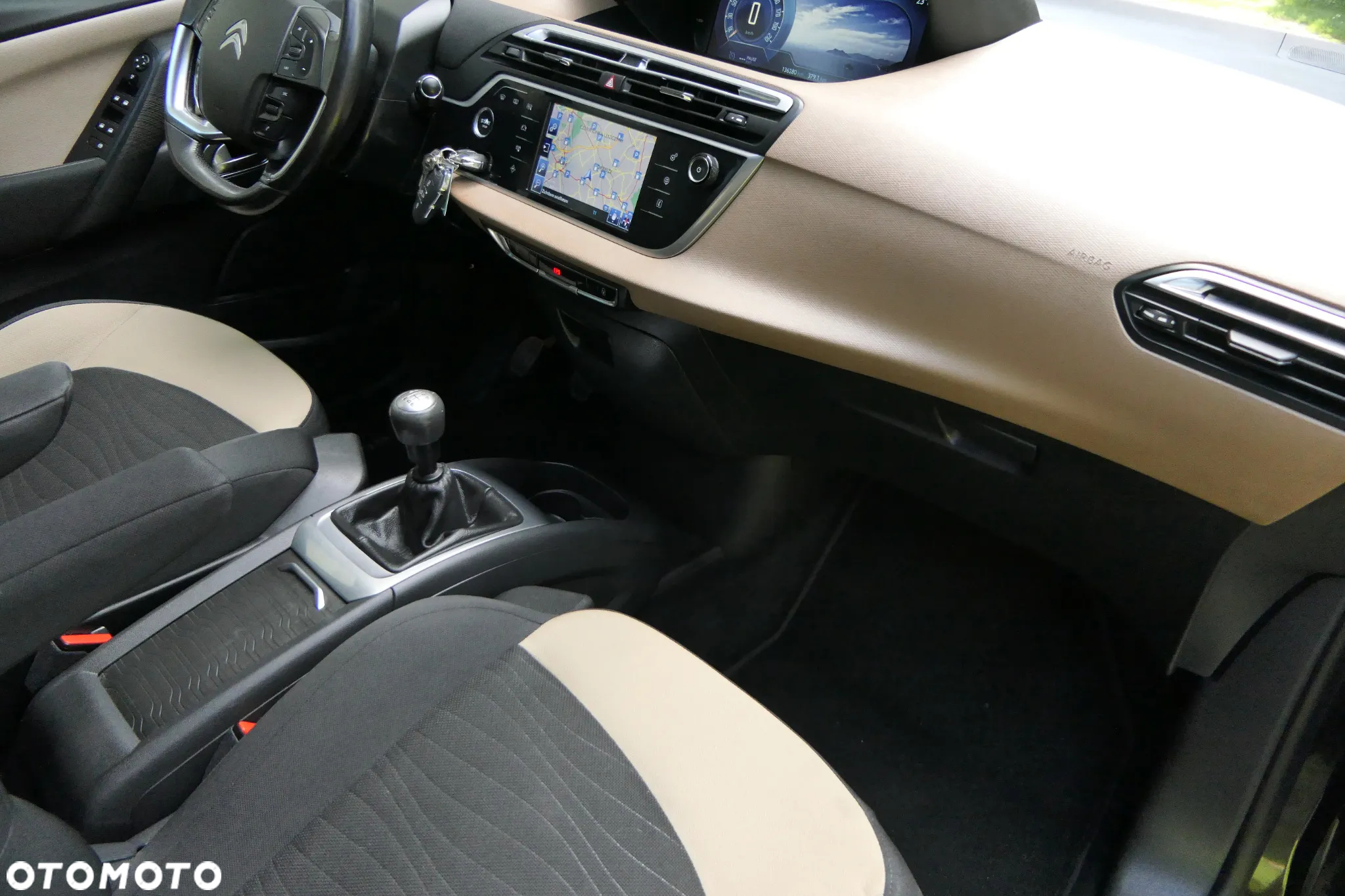 Citroën C4 Picasso 1.6 THP Intensive - 19