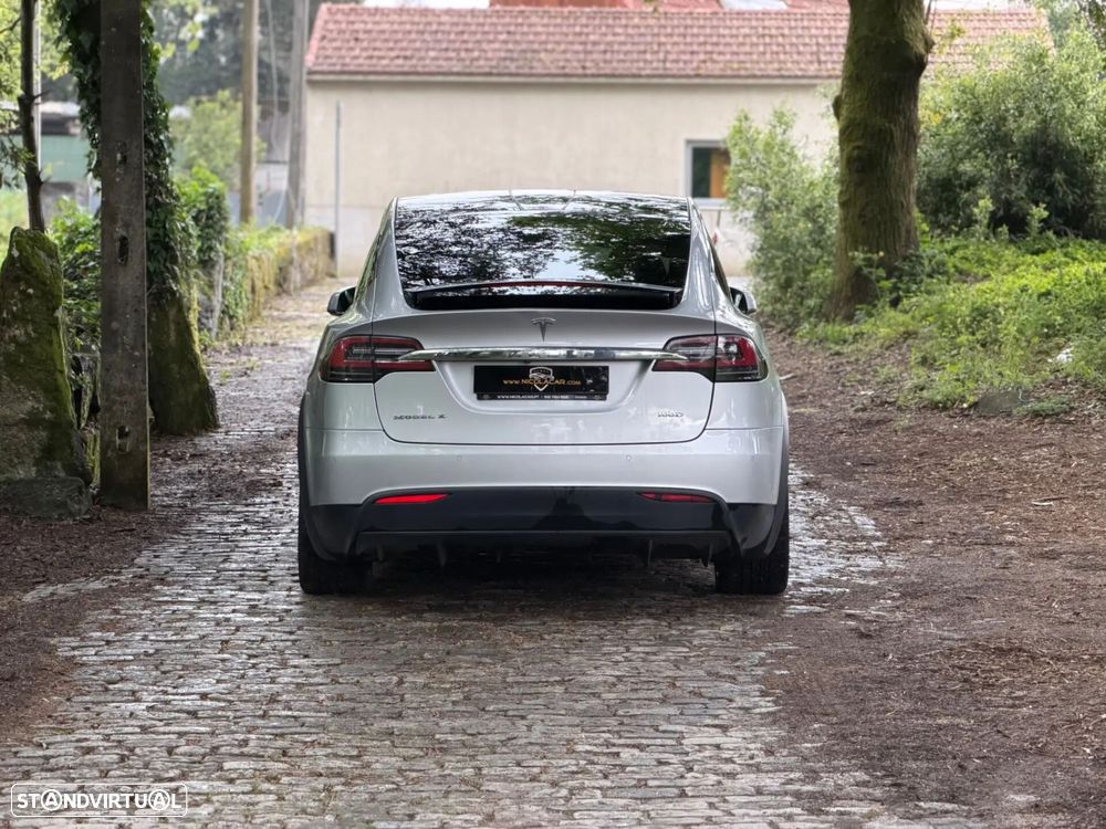 Tesla Model X 100D - 7