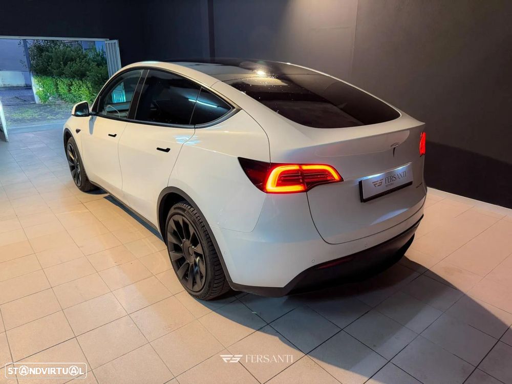 Tesla Model Y Long Range Dual Motor AWD - 2