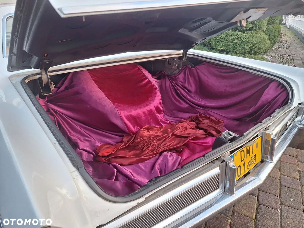 Cadillac Deville - 19