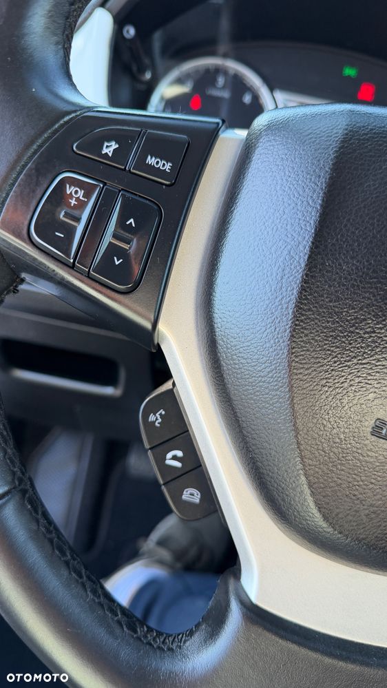 Suzuki Vitara 1.6 DDiS (4x4) Allgrip Comfort - 25
