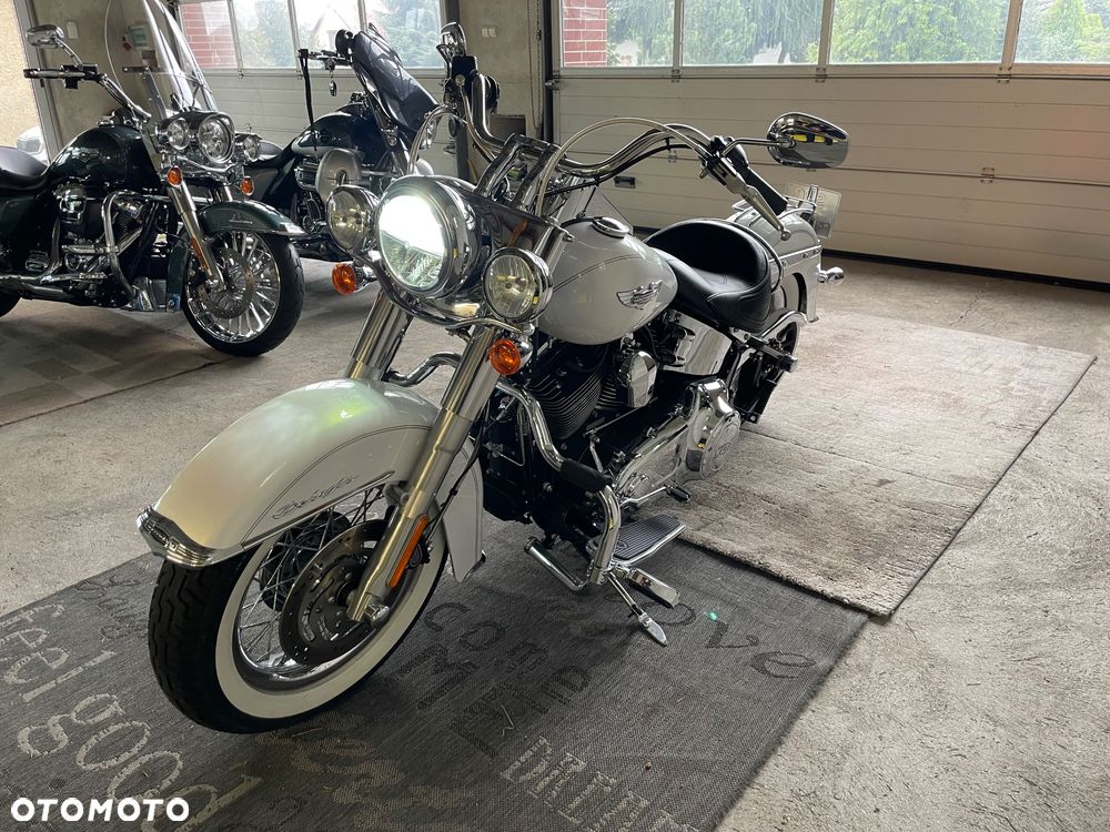Harley-Davidson Softail Deluxe - 2