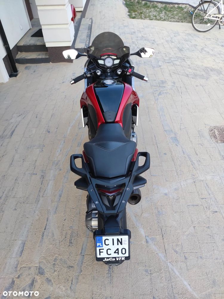 Honda VFR - 35