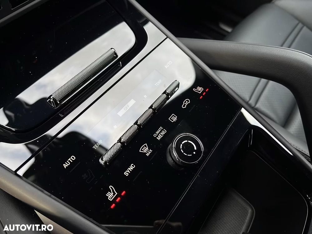 Porsche Cayenne Coupe E-Hybrid - 22