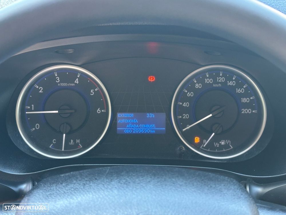 Toyota Hilux - 10
