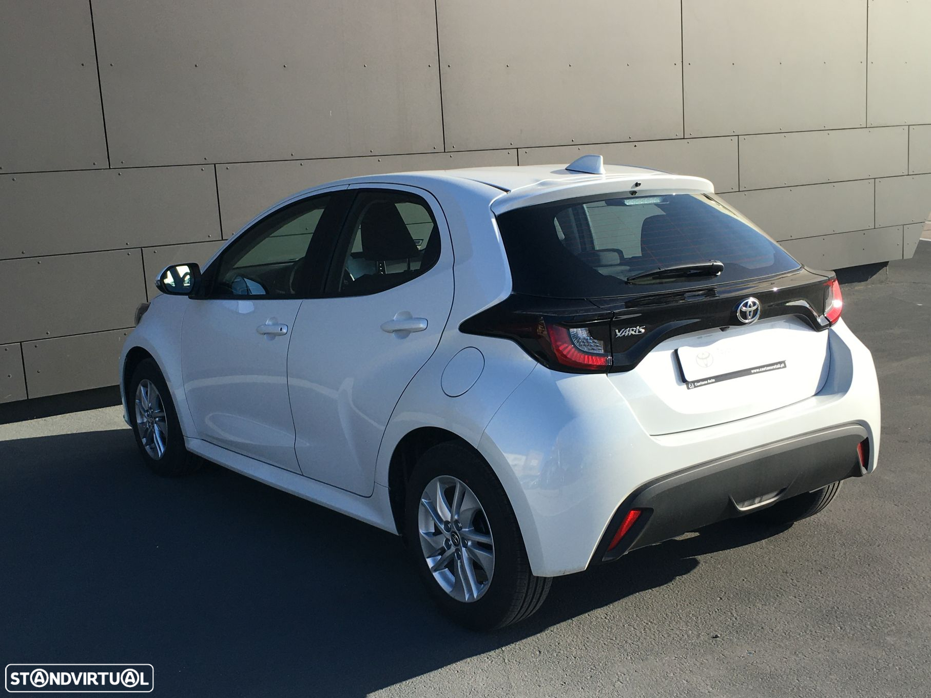 Toyota Yaris 1.0 VVT-i Comfort Plus - 2