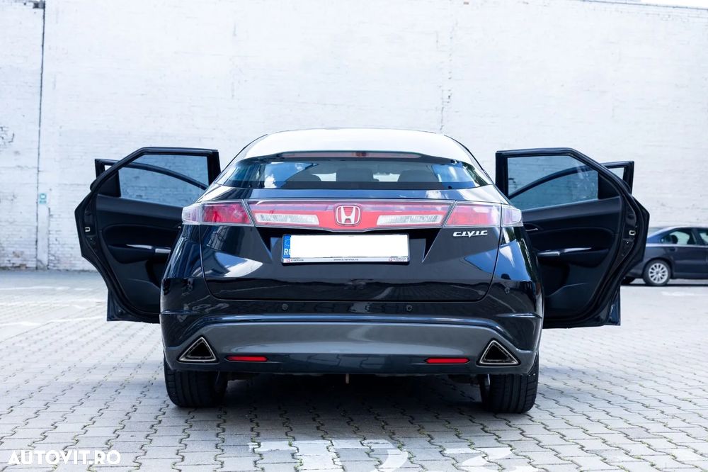 Honda Civic 1.8i-VTEC Executive - 3