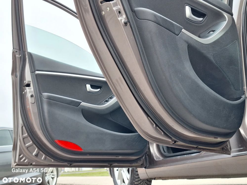 Hyundai i30 1.6 CRDi Trend - 10