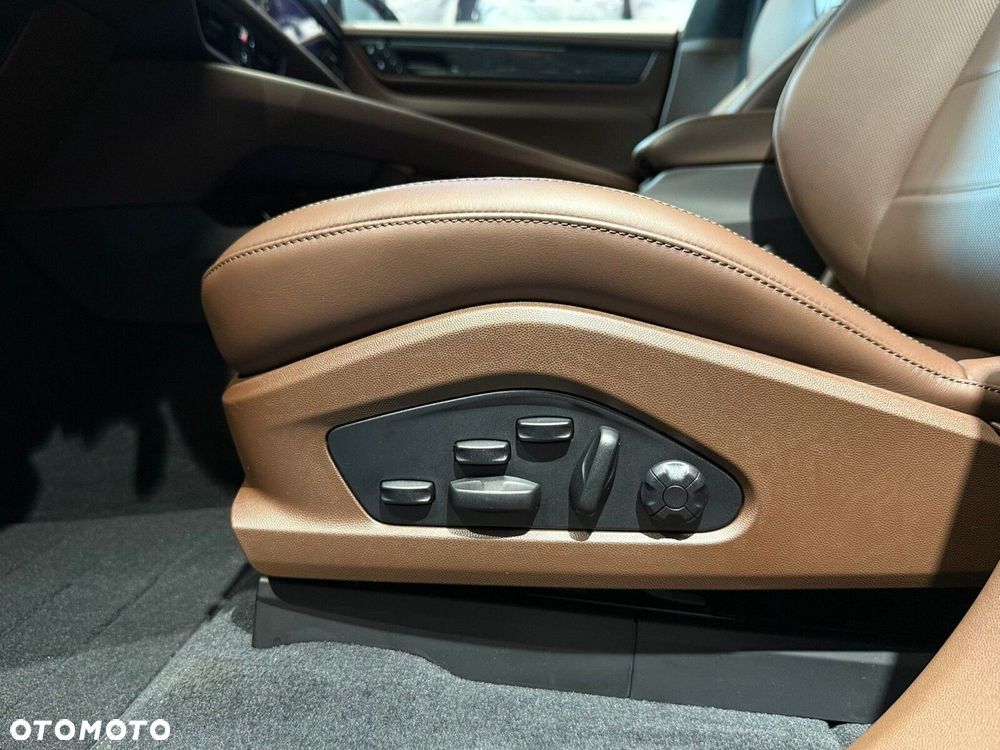 Porsche Macan - 17