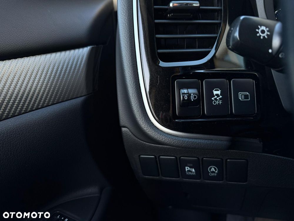 Mitsubishi Outlander 2.0 2WD Invite - 32