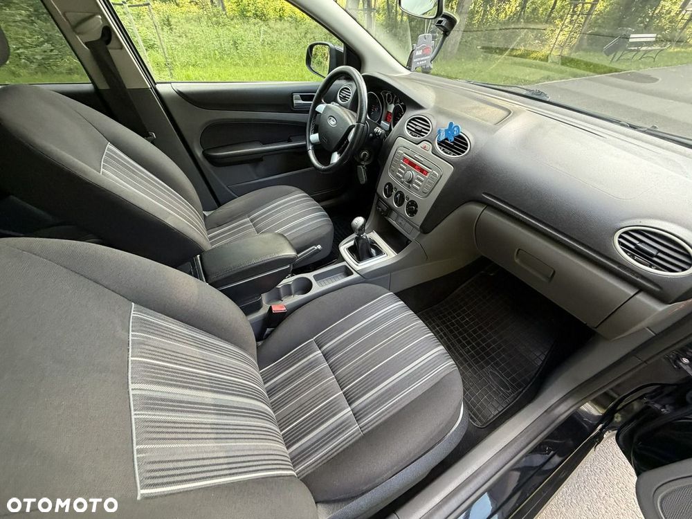 Ford Focus - 33