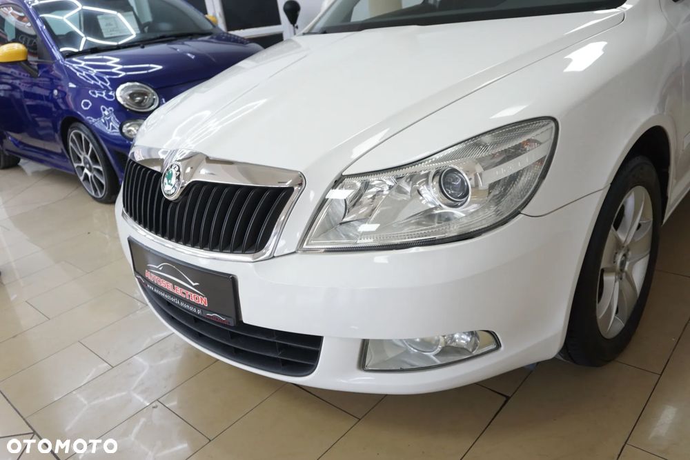 Skoda Octavia 1.6 TDI DPF Ambiente - 11