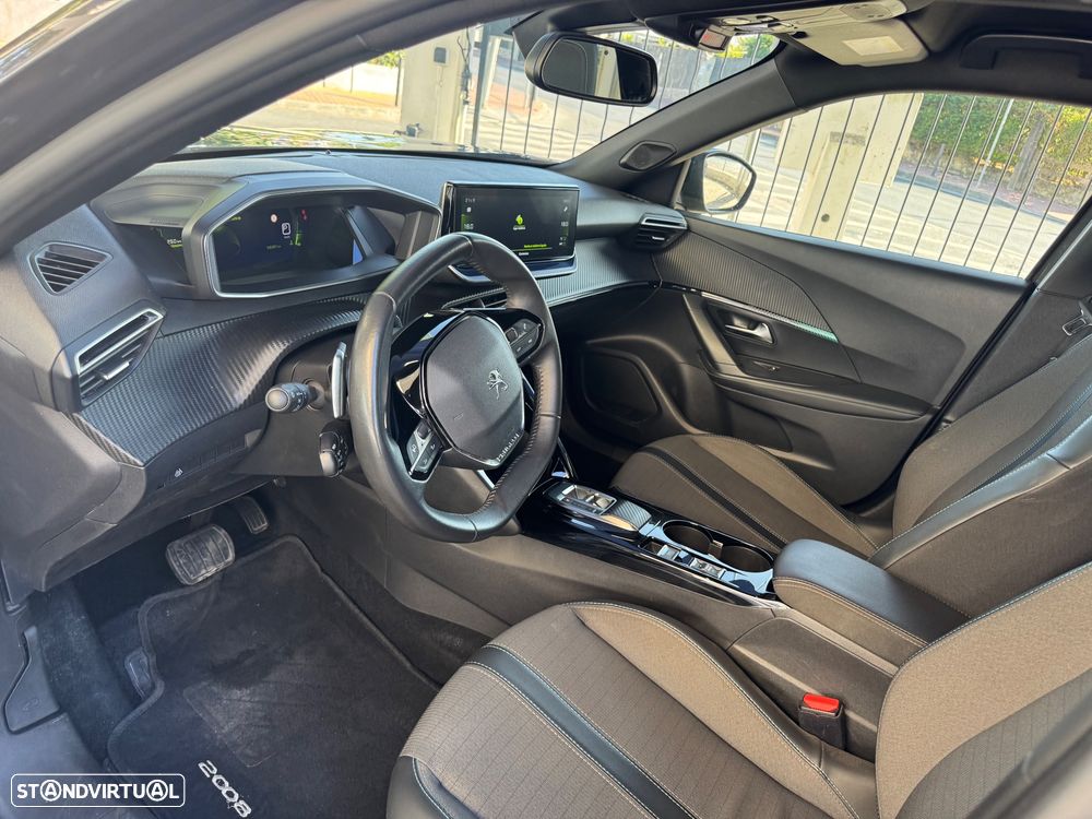 Peugeot 2008 1.2 PureTech Active EAT8 - 11
