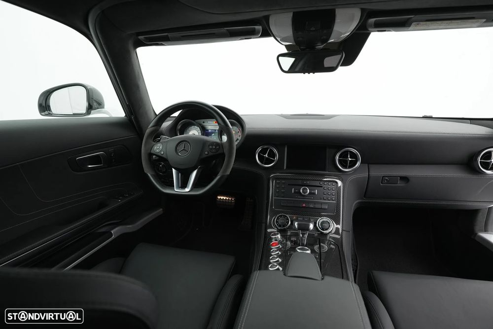 Mercedes-Benz SLS 63 AMG - 15