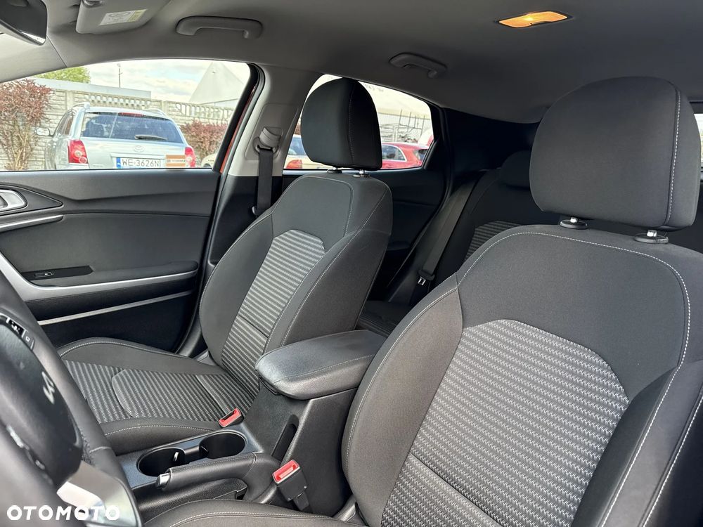 Kia XCeed 1.5 T-GDI M - 12