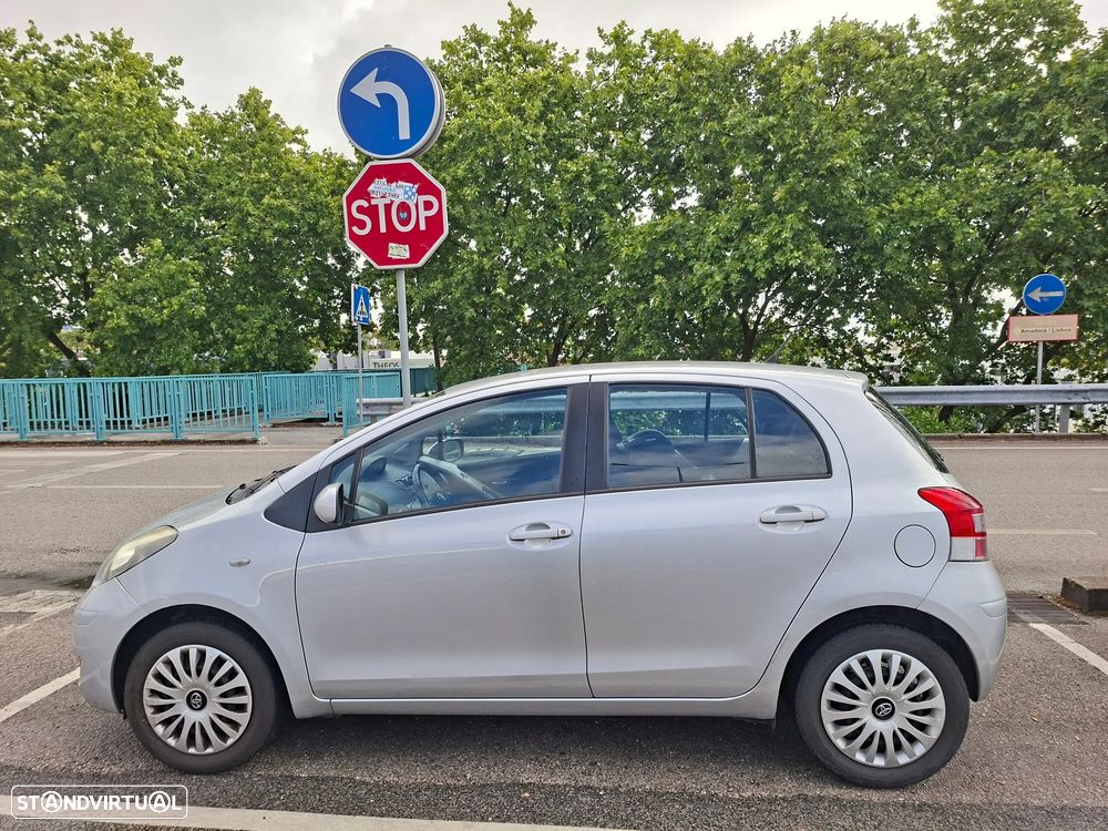 Toyota Yaris 1.0 VVT-i AC Manual - 2