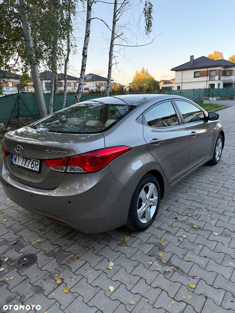 Hyundai Elantra 2011 photo 4