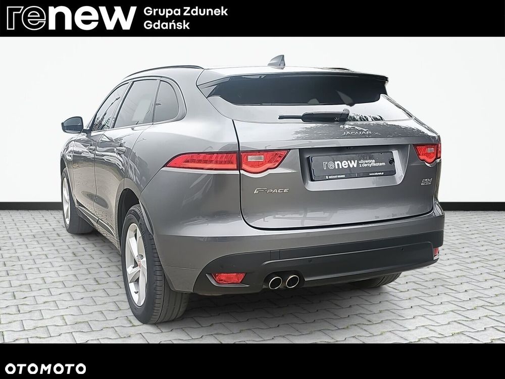 Jaguar F-Pace - 11
