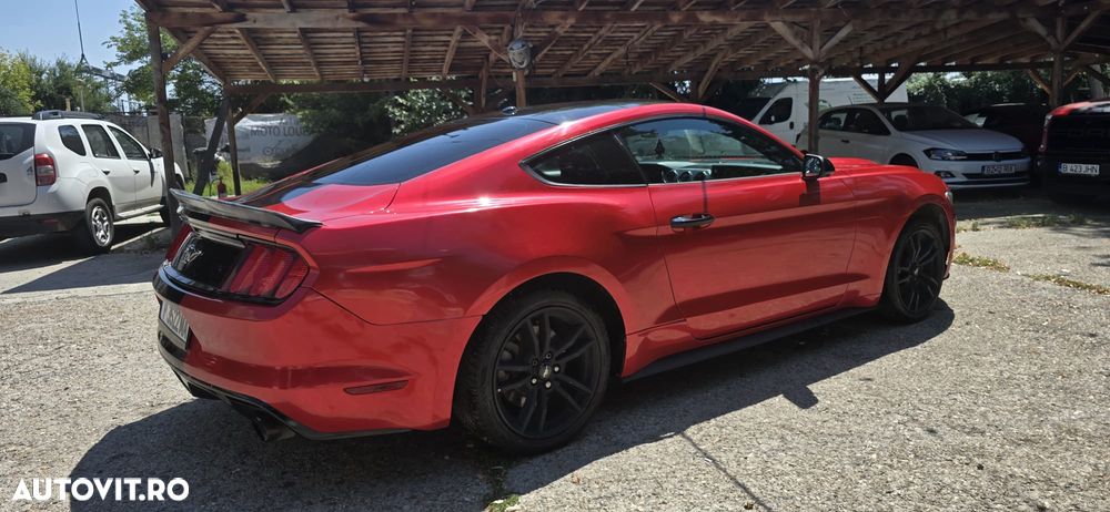 Ford Mustang - 4