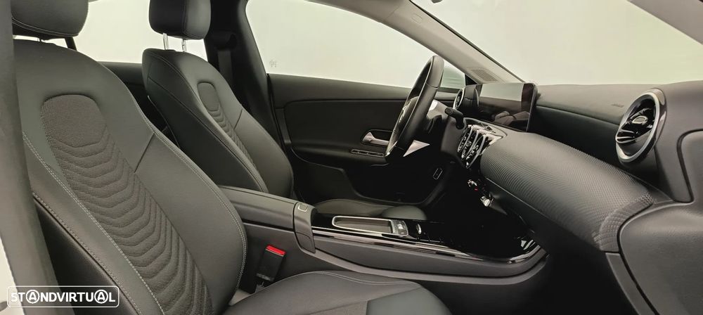 Mercedes-Benz CLA 180 d - 28