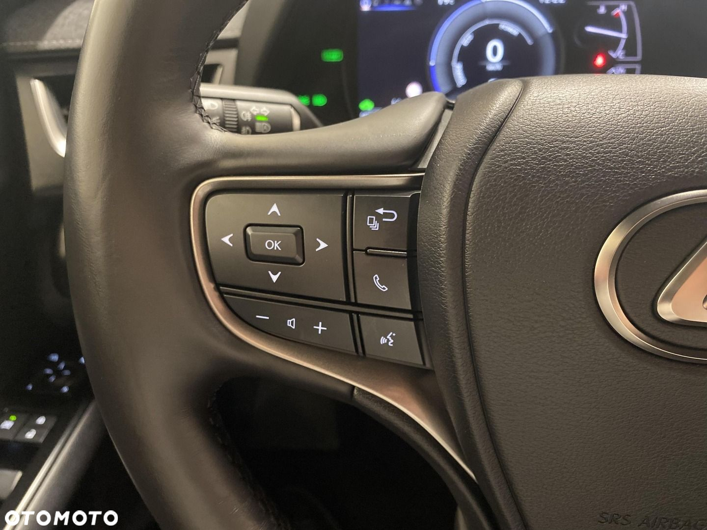 Lexus UX - 13
