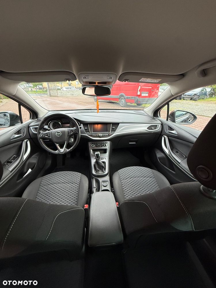 Opel Astra 1.6 CDTI Sport - 11